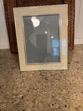Arte de Casa Cream/Gold Swirl Enamel Photo Frame with Rhinestone Trim